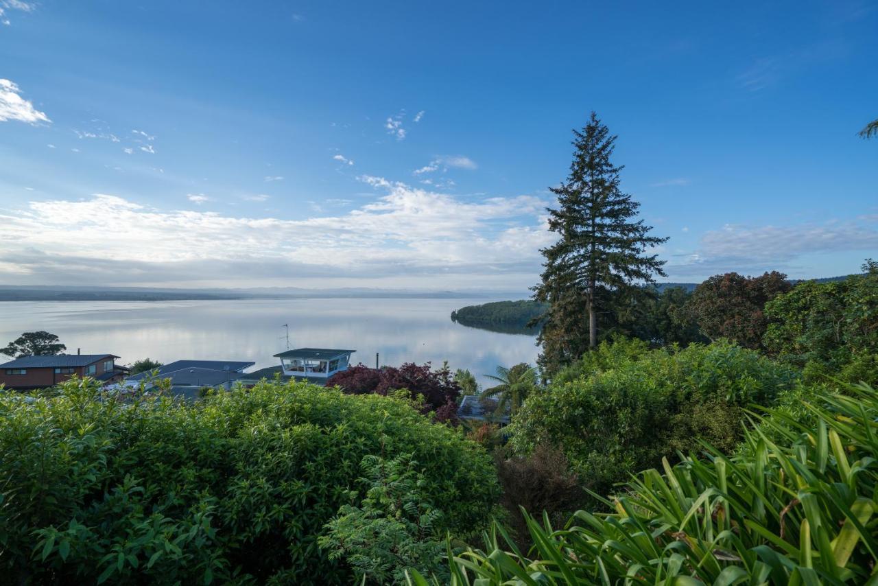 Lake Vista Lodge Taupo Bagian luar foto