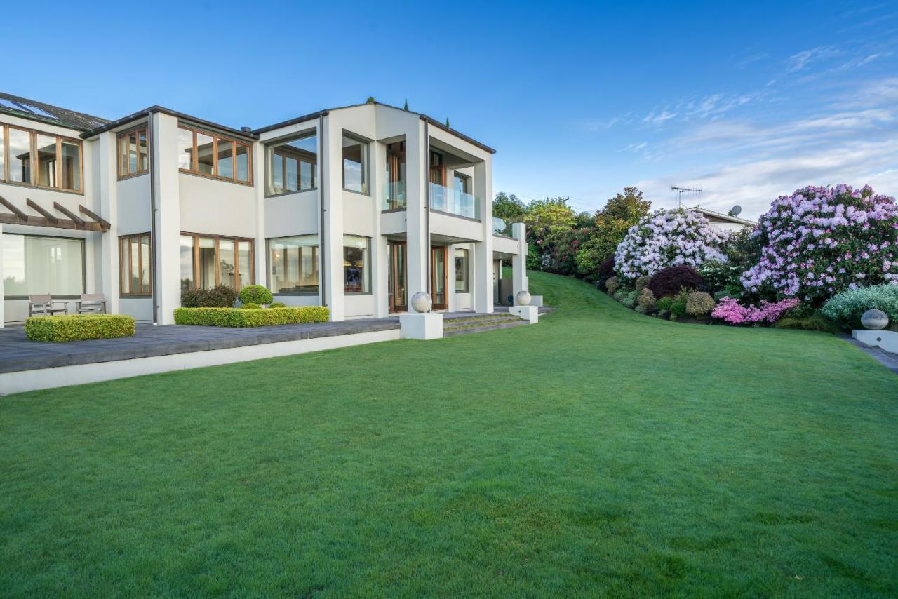 Lake Vista Lodge Taupo Bagian luar foto