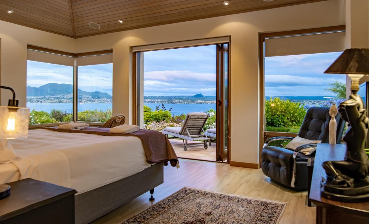 Lake Vista Lodge Taupo Bagian luar foto