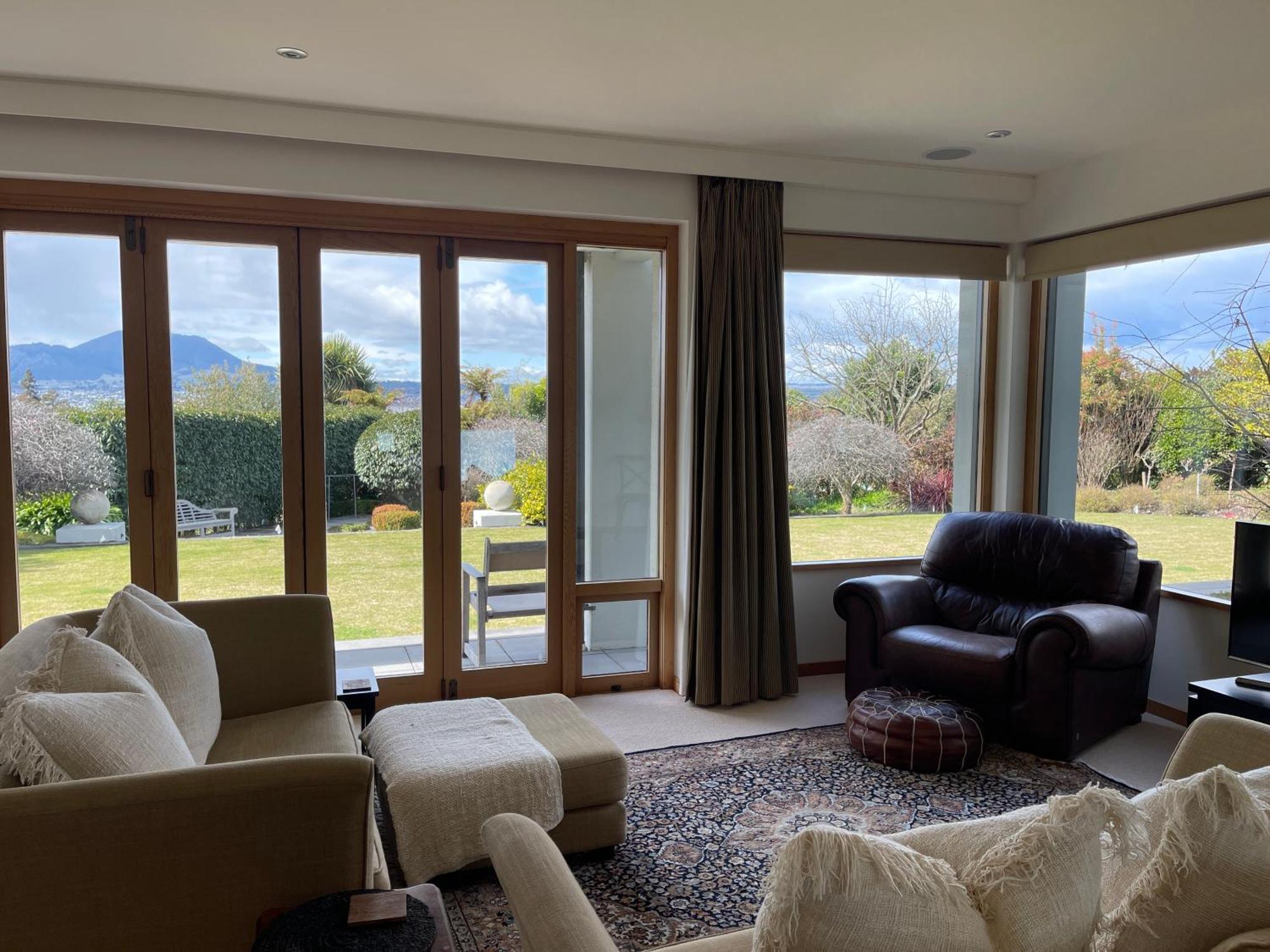 Lake Vista Lodge Taupo Bagian luar foto